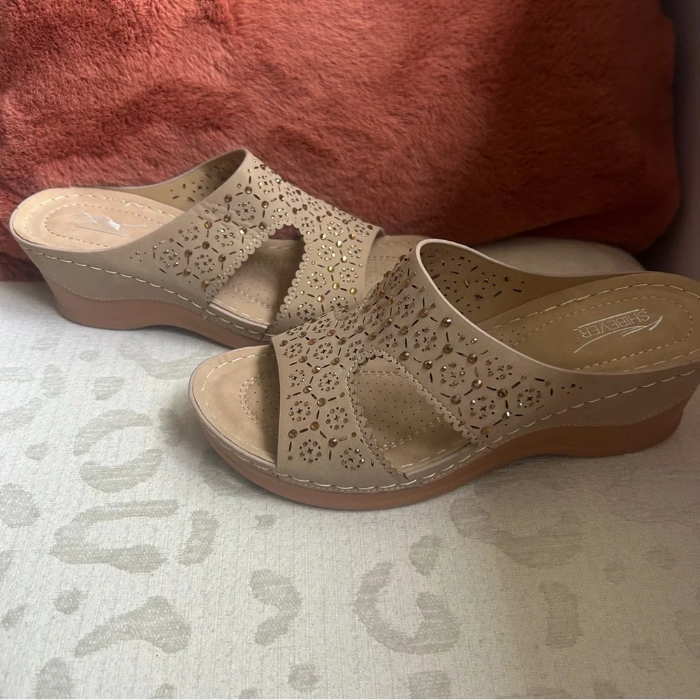 Tan Wedge Sandals size 39, 8.5